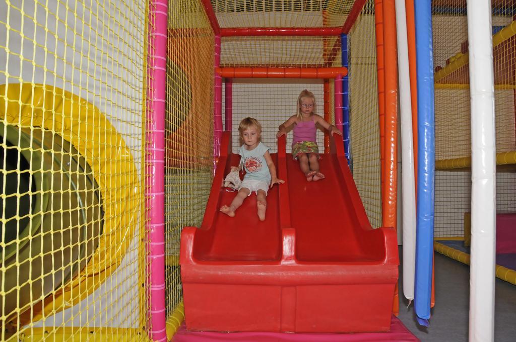 Camping Het Wieskamp Henxel エクステリア 写真