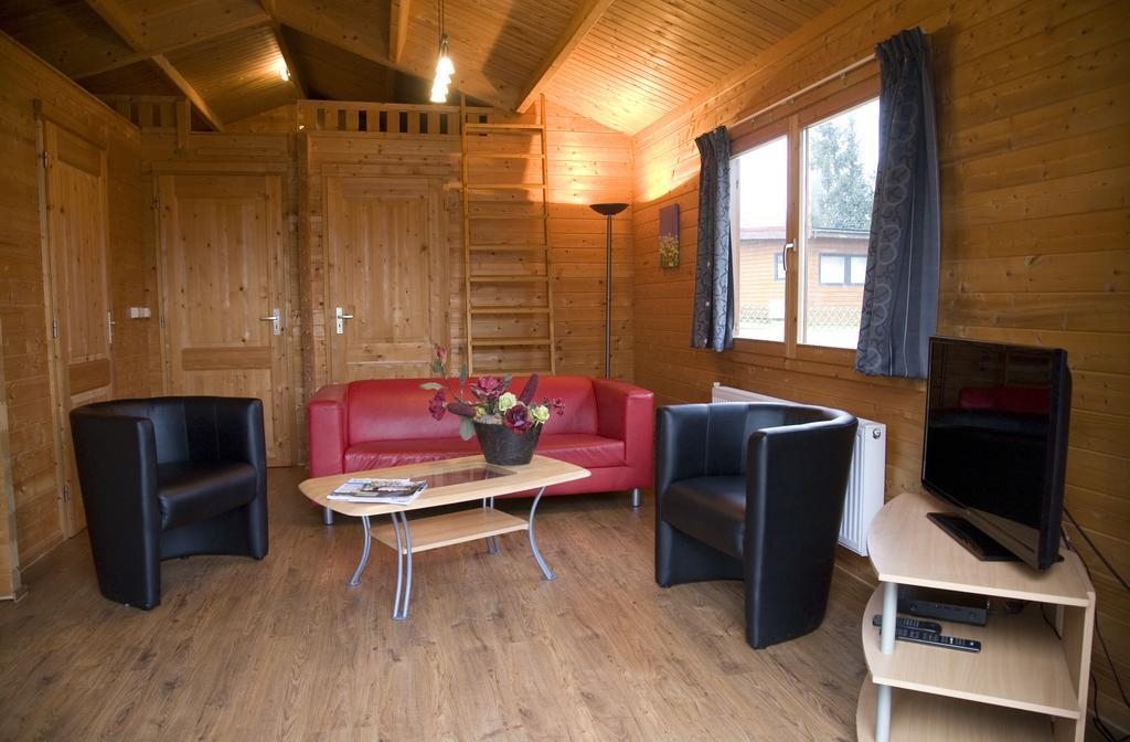 Camping Het Wieskamp Henxel エクステリア 写真