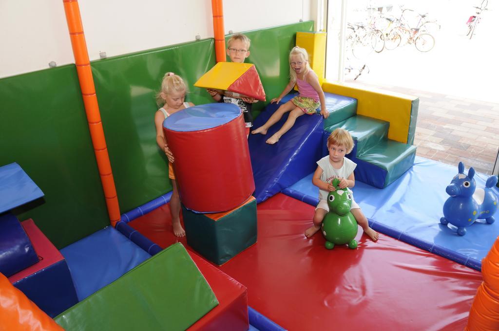 Camping Het Wieskamp Henxel エクステリア 写真